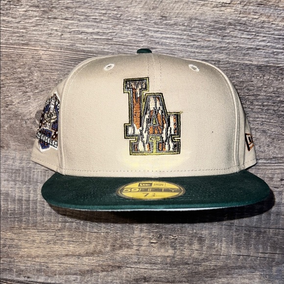 Los Angeles Dodgers “Tree Bark” New Era fitted hat - Picture 1 of 8